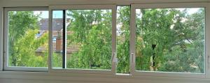 Zdjęcie z galerii obiektu Magnifique cocon - Métro A République - 2 belles chambres avec dressings - WIFI gratuit - Netflix - Au calme absolu - Lumineux - Jardin arboré partagé dans la résidence w mieście Villeurbanne +7 zdjęć