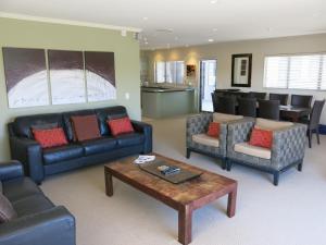 Atpūtas zona naktsmītnē Ocean Breeze Resort Pauanui