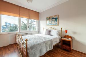 Kép Vibrant Flat next to Etiler Metro Station szállásáról Isztambulban a galériában