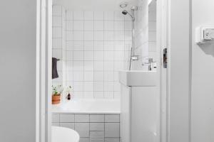 Koupelna v ubytování Demims Apartments Oslo -- Cozy, Central & Stylish + 13 fotografií