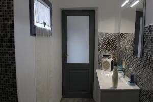 Vonios kambarys apgyvendinimo įstaigoje B&Brothers-Tziu Predu
