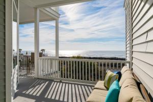 Μπαλκόνι ή βεράντα στο Seacoast Villa 2 Ocean View 2 Blocks from Center Street