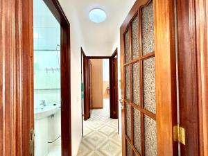 Kép Three bedroom apartment in center of Santa Cruz with Wifi and parking place szállásáról Santa Cruz de Tenerifében a galériában