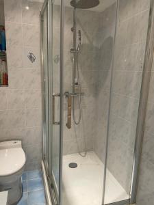 Ванная комната в Cannes : Agréable et lumineux appartement vue mer +7 фотографий