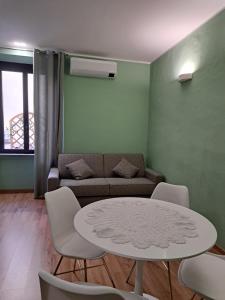 A seating area at 2 Via Fabio Mangone