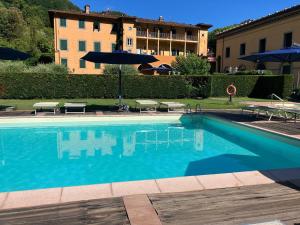 Bazén v ubytování Park Hotel Regina - with air-condition and pool nebo v jeho okolí