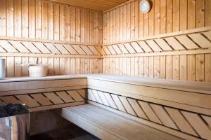 Fotografia z galérie ubytovania Acacias belle maison avec Piscine chauffée, Spa et Sauna v destinácii Rivedoux-Plage