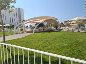 Bazén v ubytovaní Apartament Sunset Waves 67 alebo v jeho blízkosti