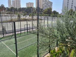 Tenis alebo squash v ubytovaní Apartament Sunset Waves 67 alebo jeho okolí