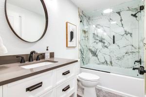 Phòng tắm tại Matchless Luxury II on Mill Pond +42 ảnh