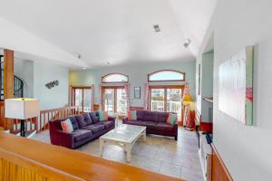 Gallery image of Mas Tequila #28-5 in Avon