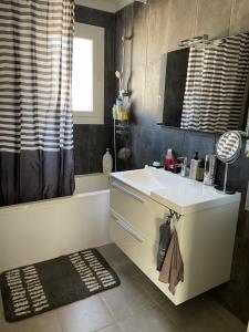 Fotografia z galérie ubytovania Chambre privée au cœur du Verdon v destinácii Saint-Julien