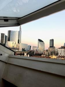 Fotografija v galeriji nastanitve Attic 9th floor with 2 terrace in Milan Center Brera with amazing view v Milanu