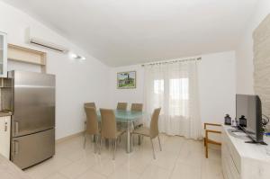 Kuchyňa alebo kuchynka v ubytovaní Apartments Klisovic