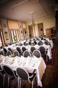 Restaurace v ubytování Teleborgs Slott + 37 fotografií