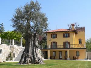 Vonkajšia záhrada v ubytovaní Il Roncal Wine Resort - for Wine Lovers