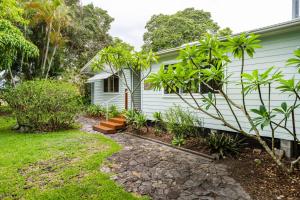 a garden in front of a house at Sea Dip at Iluka in Iluka