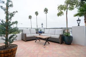 Gallery image of North Beach Villa in San Clemente +34 photos