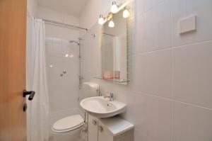 Koupelna v ubytování Apartments Ljiljana