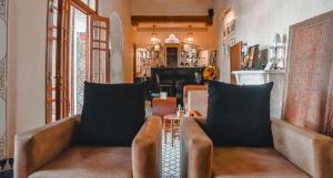 Posezení v ubytování Riad Mayfez Suites & Spa