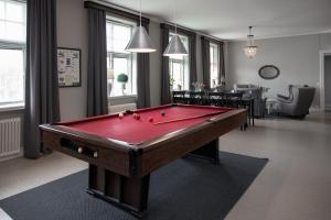 Biliár nebo kulečník v ubytování Vandrarhemmet Vindarnas Hus