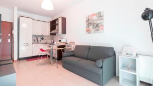 A kitchen or kitchenette at Italianway - Zuretti 32