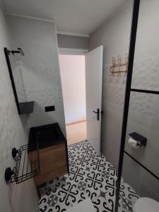 A bathroom at Brisa al Mar Cap Salou