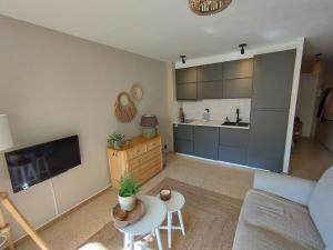 A kitchen or kitchenette at Brisa al Mar Cap Salou