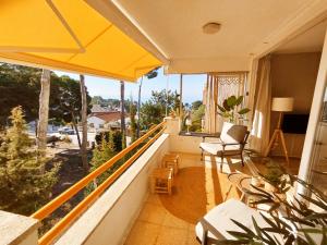 A balcony or terrace at Brisa al Mar Cap Salou