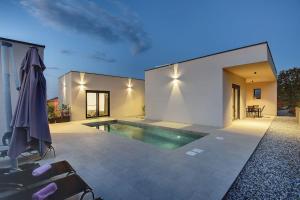 Πισίνα στο ή κοντά στο Vila Nauta - luxury in Vintijan, near Pula
