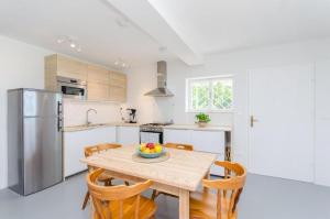 Kuchyň nebo kuchyňský kout v ubytování House Mavi + 32 fotografií
