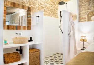 Koupelna v ubytování Villa Marineta - Apartamento con encanto en el puerto de Dénia - MyM Mediterranean Houses