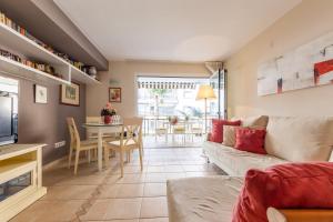 A seating area at ARAGON PREMIUM ARYSAL