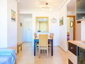 Posezení v ubytování Apartment Altamar by Interhome + 21 fotografií