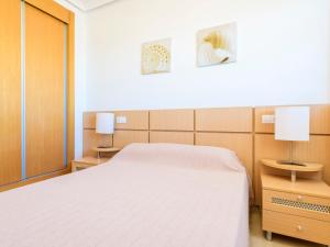 Postel nebo postele na pokoji v ubytování Apartment Altamar by Interhome