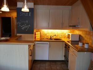 Kuchyň nebo kuchyňský kout v ubytování Apartment Nordwestwand by Interhome