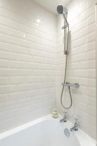 Ένα μπάνιο στο Cosy 2 bedroom house in Consett +15 φωτογραφίες