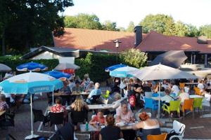 Hosté ubytování Te Huur: leuke 4-persoons Stacaravan op top locatie!