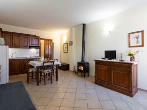 A kitchen or kitchenette at Apartment Daniele by Interhome Még 15 kép