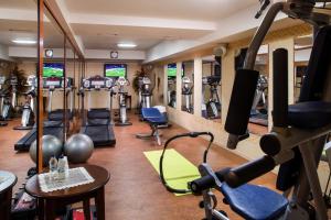 Posilňovňa alebo fitness centrum v ubytovaní Hotel Ambasadorski Rzeszów