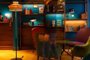 Biblioteca nell'hotel