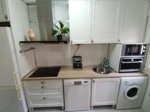Kuchyňa alebo kuchynka v ubytovaní Casa Alfonso Toledo Más que una casa, un hogar
