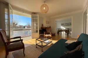 Posedenie v ubytovaní Superb apartment full of charm with terrace 2ch 5min from the lighthouse