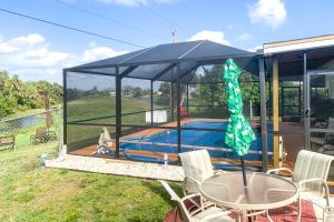 Hồ bơi trong/gần Venice Home with Private Pool, 7 Mi to Beach!