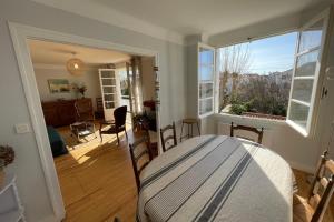 Posedenie v ubytovaní Superb apartment full of charm with terrace 2ch 5min from the lighthouse