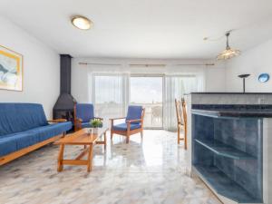 Posezení v ubytování Apartment Escudos-5 by Interhome