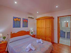 Posteľ alebo postele v izbe v ubytovaní Apartment Canuta Baja-7 by Interhome
