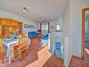 Posedenie v ubytovaní Apartment Canuta Baja-7 by Interhome