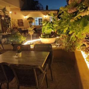 Patio alebo iná vonkajšia časť ubytovania Hostal Nadal