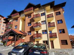 Το κτήριο όπου στεγάζεται  το διαμέρισμα